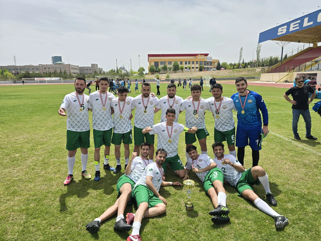 Spor Şenliklerinde Şampiyon Olduk